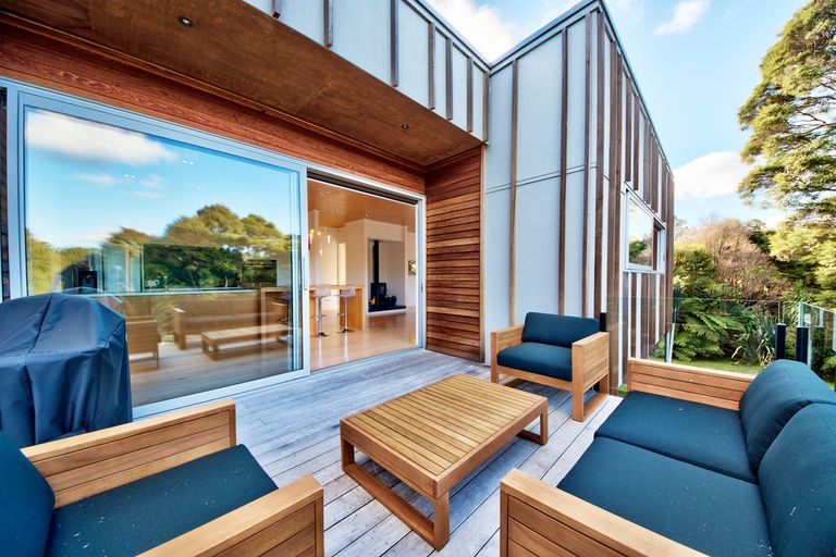 Photo of property in 27 Cochran Road, Oratia, Auckland, 0604