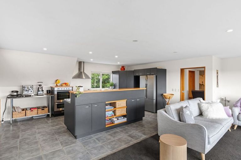 Photo of property in 18 Marram Way, Peka Peka, Waikanae, 5391