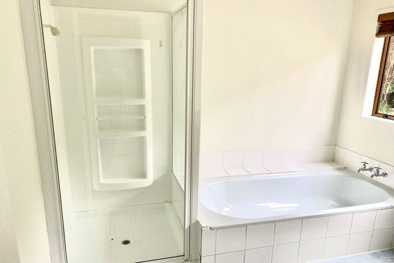 Photo of property in 31 Elliston Crescent, Stanmore Bay, Whangaparaoa, 0932