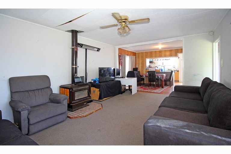 Photo of property in 2 Navigator Place, Papatoetoe, Auckland, 2025