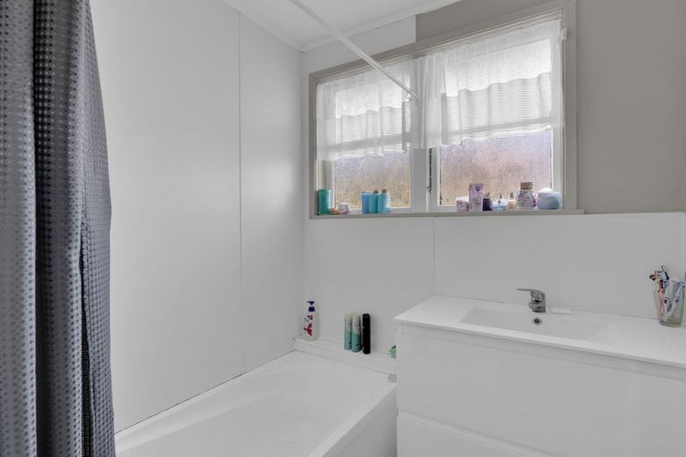 Photo of property in 1/45 Ross Crescent, Fairfield, Hamilton, 3214