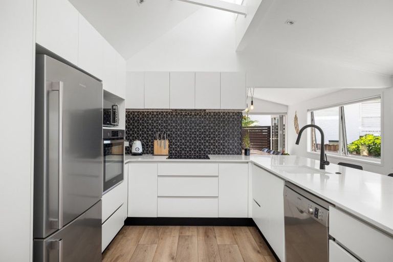 Photo of property in 65 Hinewa Road, Otumoetai, Tauranga, 3110