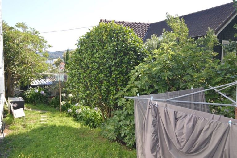 Photo of property in 5/28-28b Austin Street, Mount Victoria, Wellington, 6011