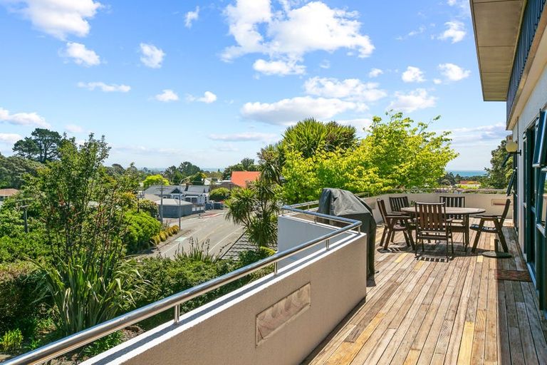 Photo of property in 117 Mangorei Road, Merrilands, New Plymouth, 4312