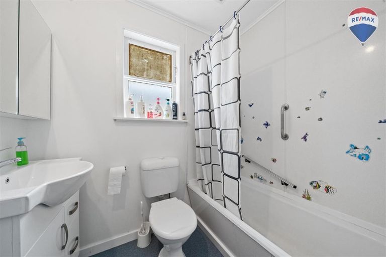 Photo of property in 37 Wilkie Crescent, Naenae, Lower Hutt, 5011