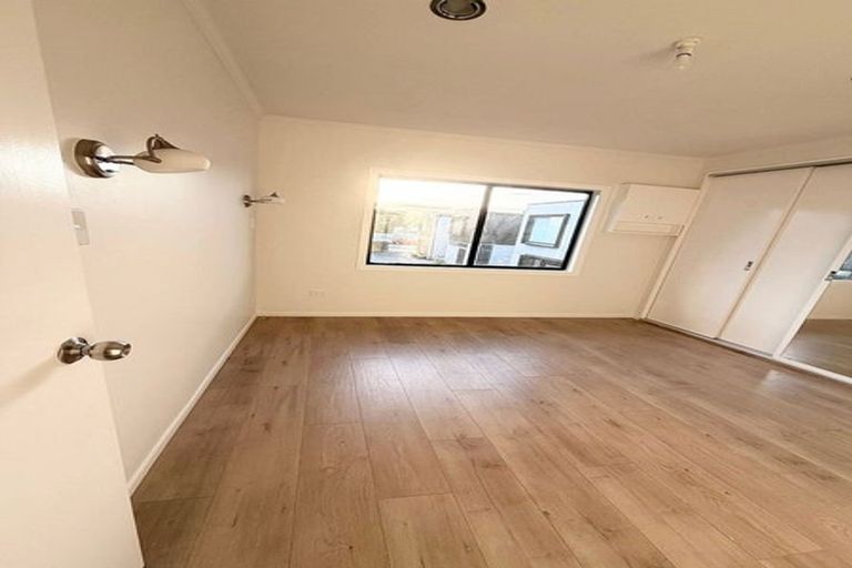 Photo of property in 38 Kenderdine Road, Papatoetoe, Auckland, 2025