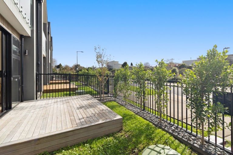 Photo of property in 128 Vintry Drive, Kumeu, 0810