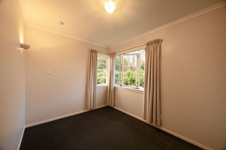 Photo of property in 25 Winston Avenue, Hokowhitu, Palmerston North, 4410