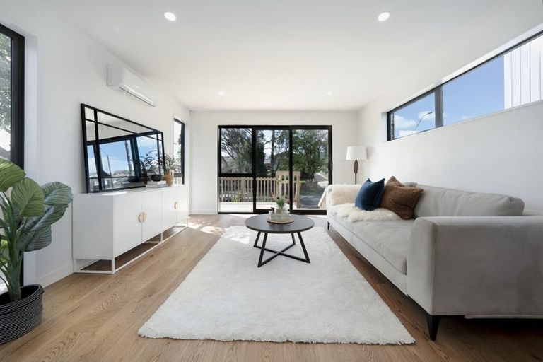 Photo of property in 23a Caribbean Drive, Unsworth Heights, Auckland, 0632