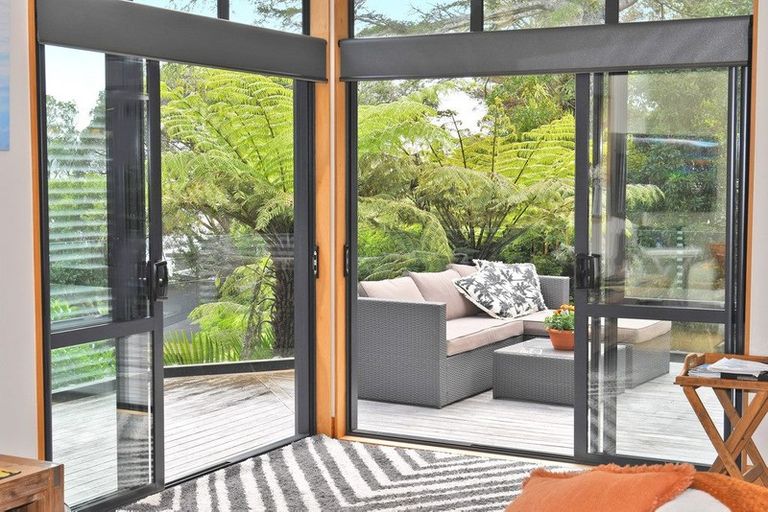 Photo of property in 11 Ferndale Drive, Snells Beach, 0920