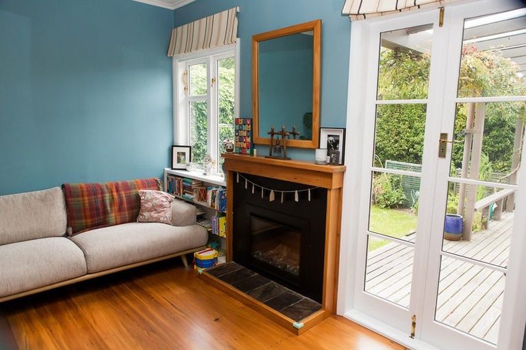 Photo of property in 4 Omar Street, Khandallah, Wellington, 6035