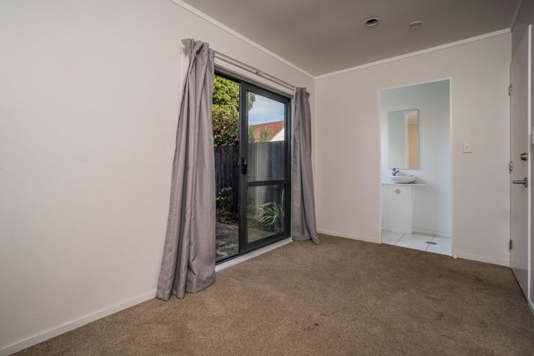 Photo of property in 10 Kevale Place, Manurewa, Auckland, 2102