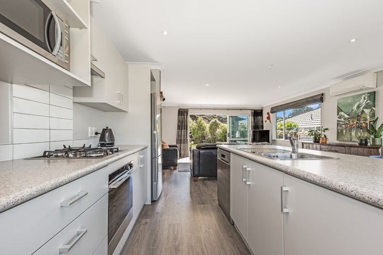 Photo of property in 6 Spritsail Place, Whitby, Porirua, 5024