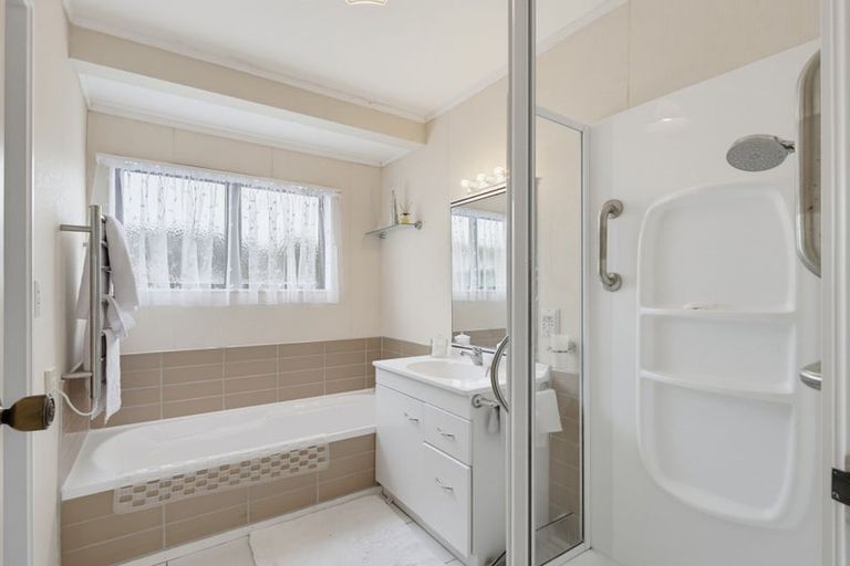 Photo of property in 42 Polkinghorne Drive, Manly, Whangaparaoa, 0930