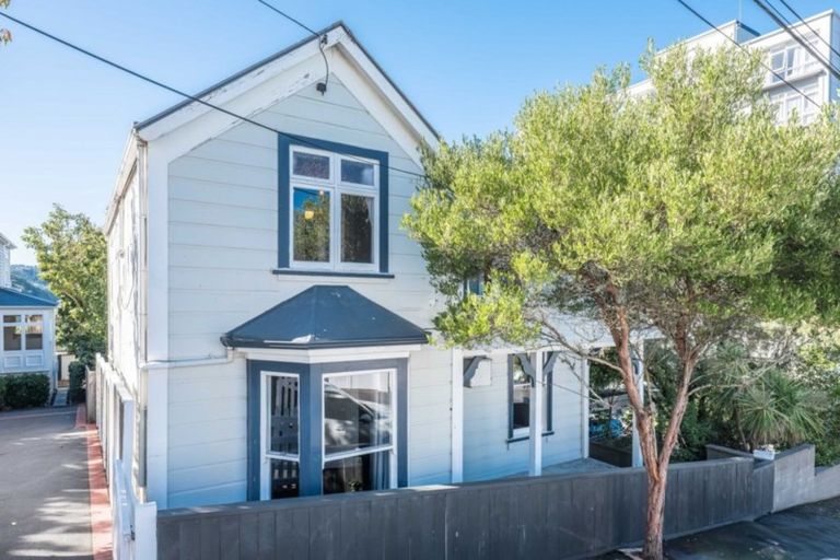 Photo of property in 6 Newman Terrace, Thorndon, Wellington, 6011