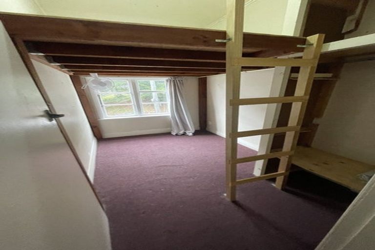 Photo of property in 90 Russell Terrace, Berhampore, Wellington, 6023