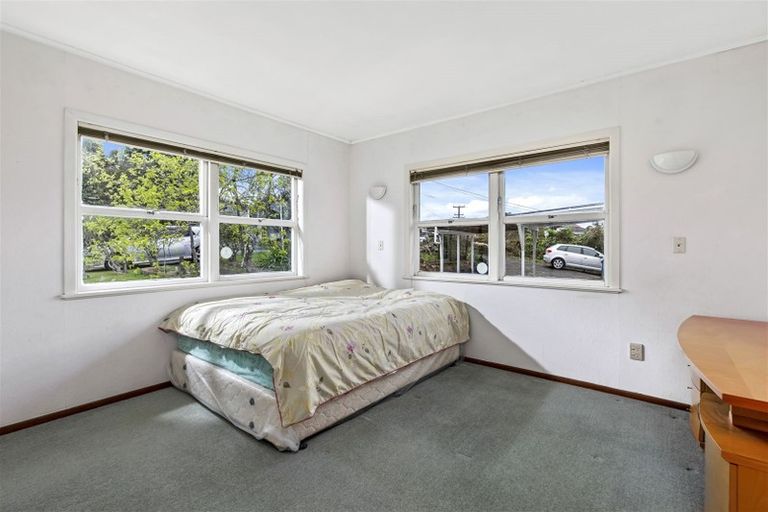 Photo of property in 1/30 Weldene Avenue, Glenfield, Auckland, 0629