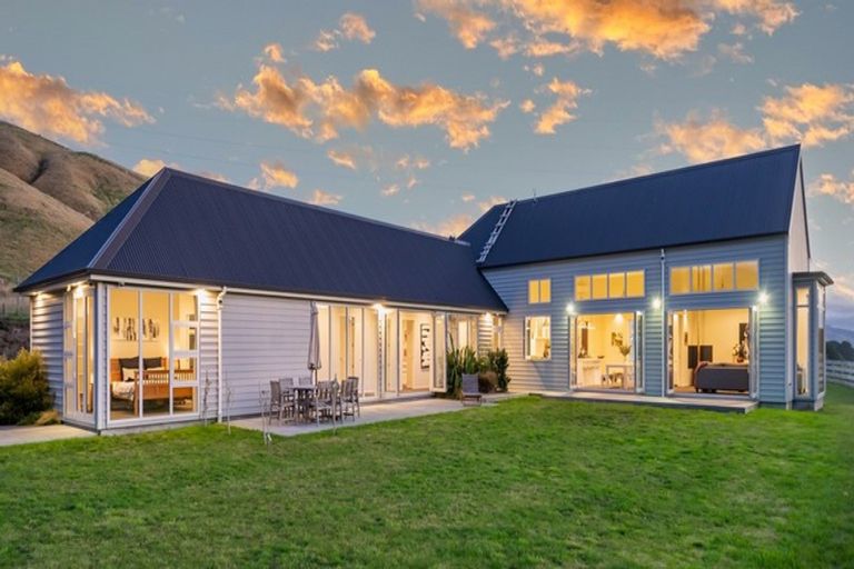 Photo of property in 800 Ohariu Valley Road, Ohariu, Wellington, 6037