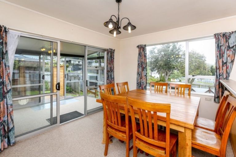 Photo of property in 117 Awanui Street, Merrilands, New Plymouth, 4312