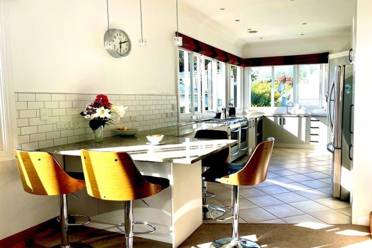 Photo of property in 5-7 Mahoe Street, Eastbourne, Lower Hutt, 5013