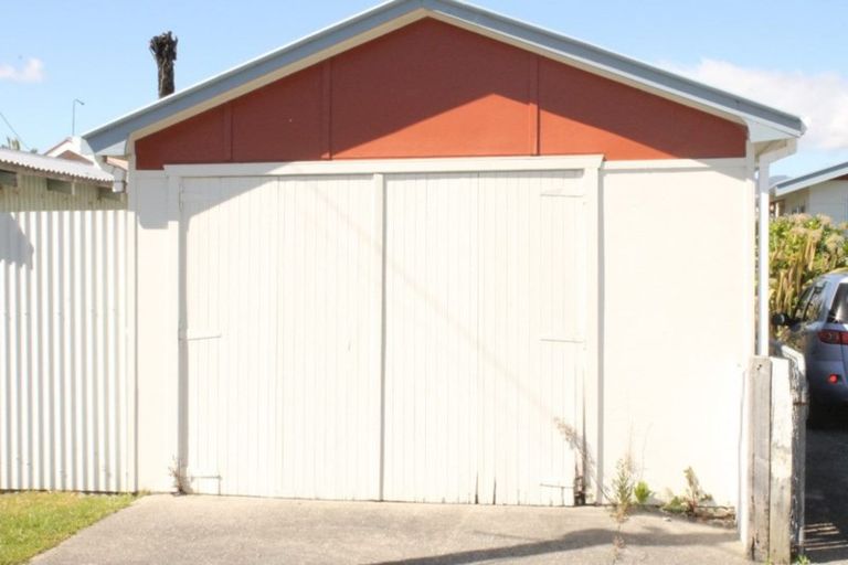 Photo of property in 18 Forbes Street, Westport, 7825