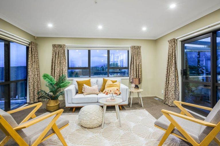 Photo of property in 5 The Top Gallant, Whitby, Porirua, 5024