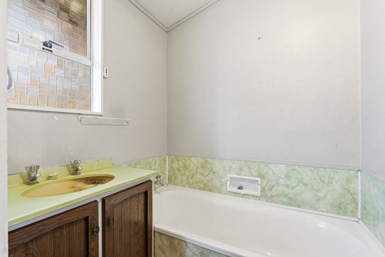 Photo of property in 51 Hinau Street, Castlecliff, Whanganui, 4501