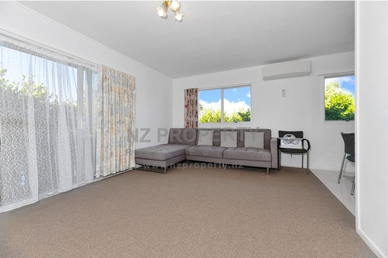 Photo of property in 46 Parrs Cross Road, Henderson, Auckland, 0612