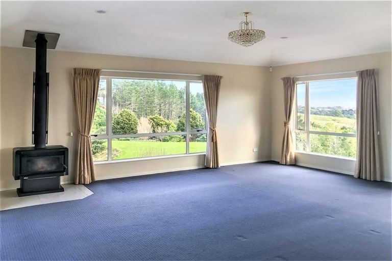 Photo of property in 10 Michael Bosher Way, Flat Bush, Auckland, 2019