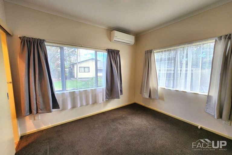 Photo of property in 113 Marina View Drive, West Harbour, Auckland, 0618