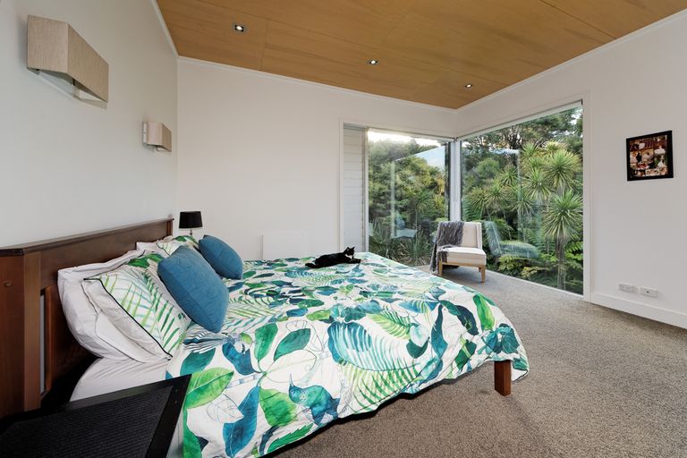 Photo of property in 27 Cochran Road, Oratia, Auckland, 0604