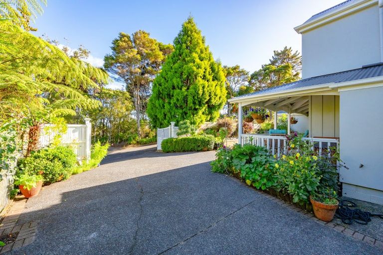Photo of property in 1032 Scenic Drive North, Swanson, Auckland, 0816