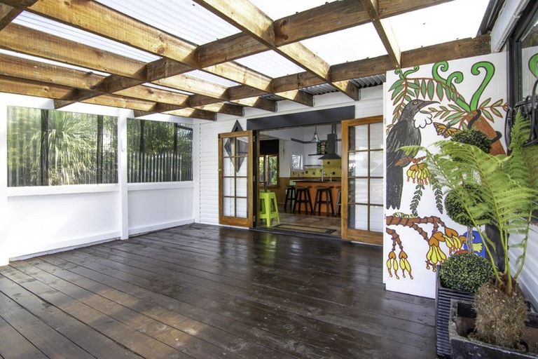 Photo of property in 320 Featherston Street, Palmerston North, 4410