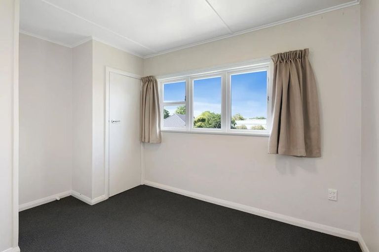 Photo of property in 55 Momorangi Crescent, Redwood, Christchurch, 8051