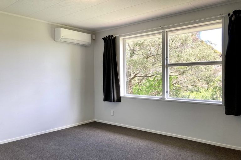 Photo of property in 21 West Harbour Drive, West Harbour, Auckland, 0618