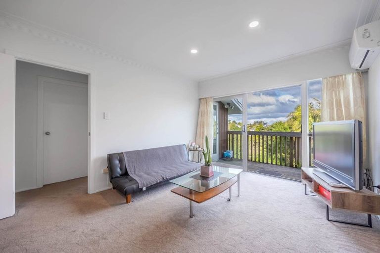 Photo of property in 2/18 Fowler Street, Northcote, Auckland, 0627