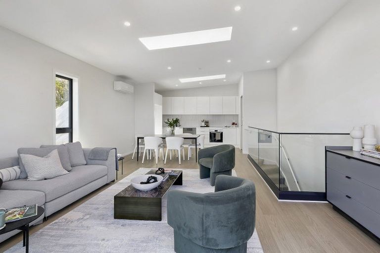 Photo of property in 131 Tiketike Way, Brooklyn, Wellington, 6021