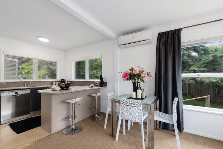 Photo of property in 4/32 Wicklow Road, Narrow Neck, Auckland, 0622