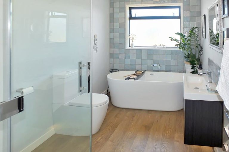 Photo of property in 9 Lakeview Drive, Foxton Beach, Foxton, 4815