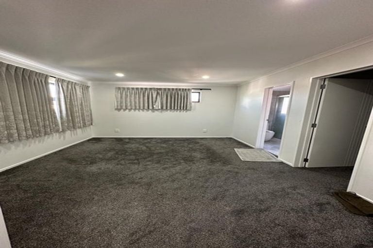 Photo of property in 47 Buckingham Crescent, Papatoetoe, Auckland, 2025