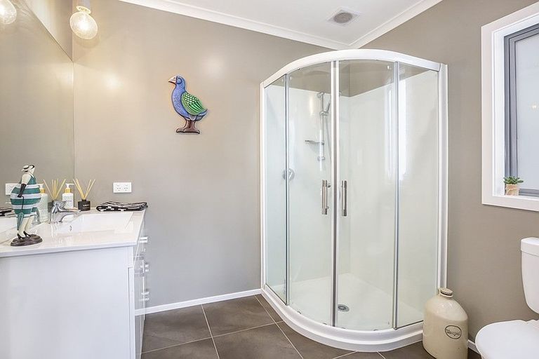 Photo of property in 16 Bluejacket Place, Whitby, Porirua, 5024