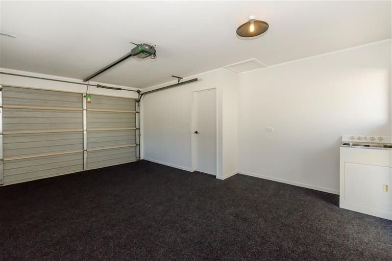 Photo of property in 1b Hemi Street, Waikanae, 5036