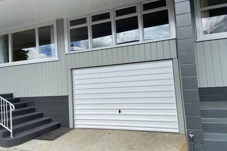 Photo of property in 17a Kereru Street, Henderson, Auckland, 0612