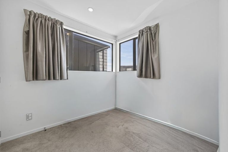 Photo of property in 46 Parahau Road, Papakura, 2110