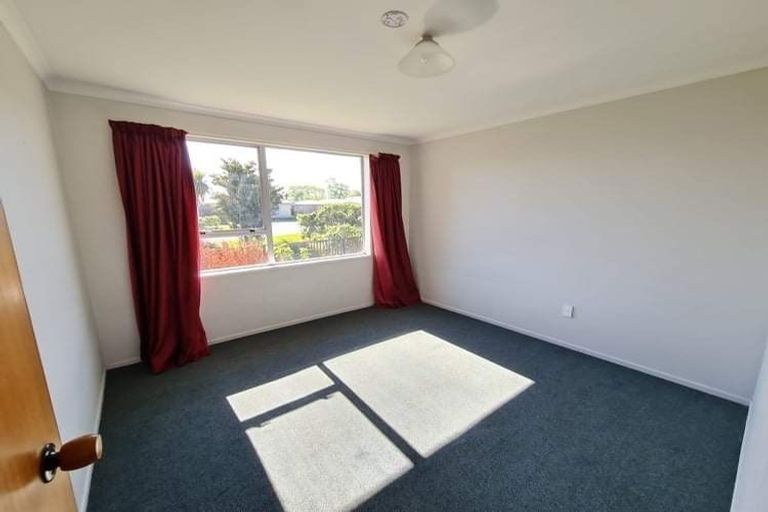 Photo of property in 19 Stacey Place, Woolston, Christchurch, 8062