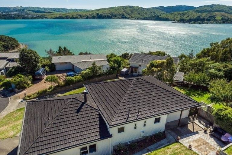 Photo of property in 10 Compass Way, Whitby, Porirua, 5024