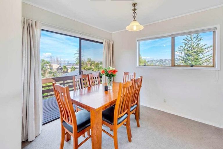 Photo of property in 1/2a Carlisle Road, Browns Bay, Auckland, 0630