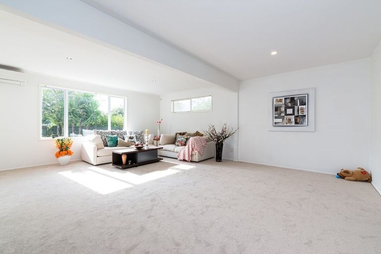 Photo of property in 68 Willis Road, Papakura, 2110