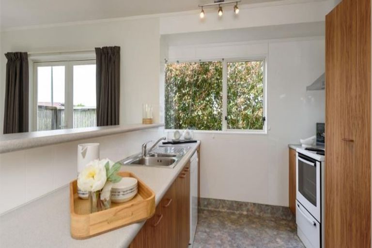Photo of property in 32 Rutherford Drive, Waikanae Beach, Waikanae, 5036