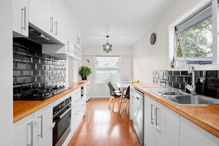 Photo of property in 8 Mckinley Place, Nawton, Hamilton, 3200